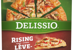 DELISSIO Rising Crust Spicy Chicken Deluxe Pizza, 846 grams.